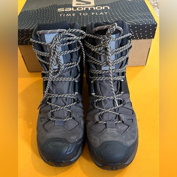 Like New Women’s Salomon GTX Quest 4 Hikinh Boots - Picture 2 of 5